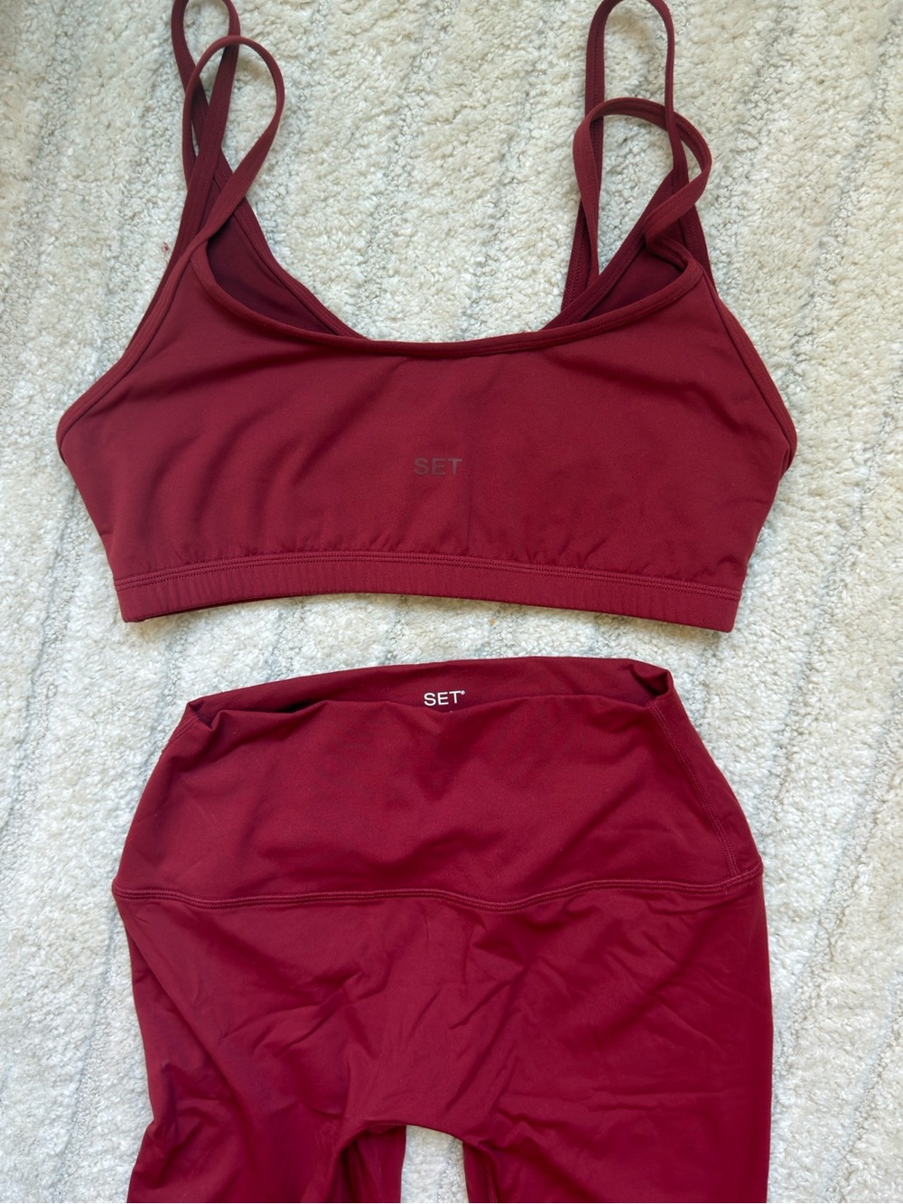 SET Active - Sports Bra & leggings - Picture 6 of 10